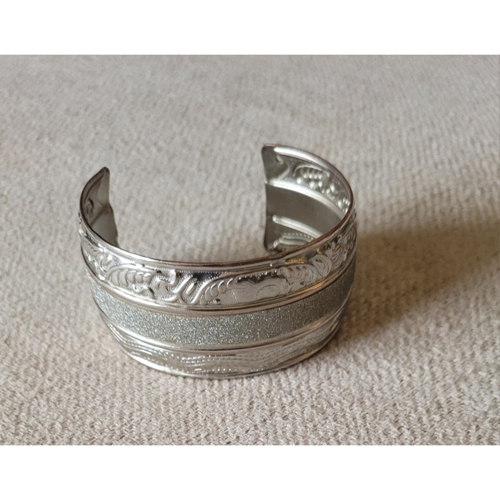Silvertone Metal Cuff Bracelet Costume Jewelry